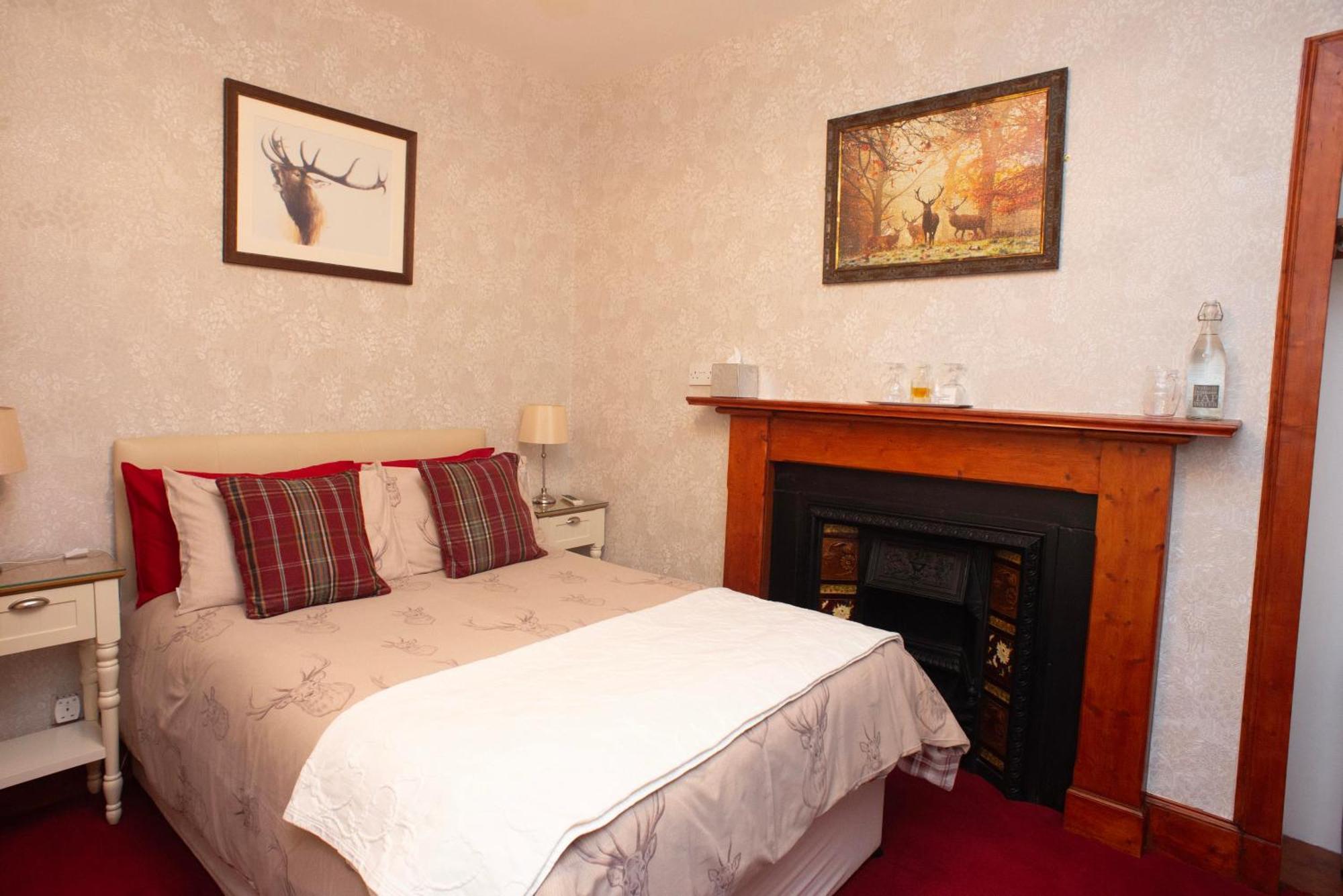 Dunvegan B&B Dufftown Bagian luar foto